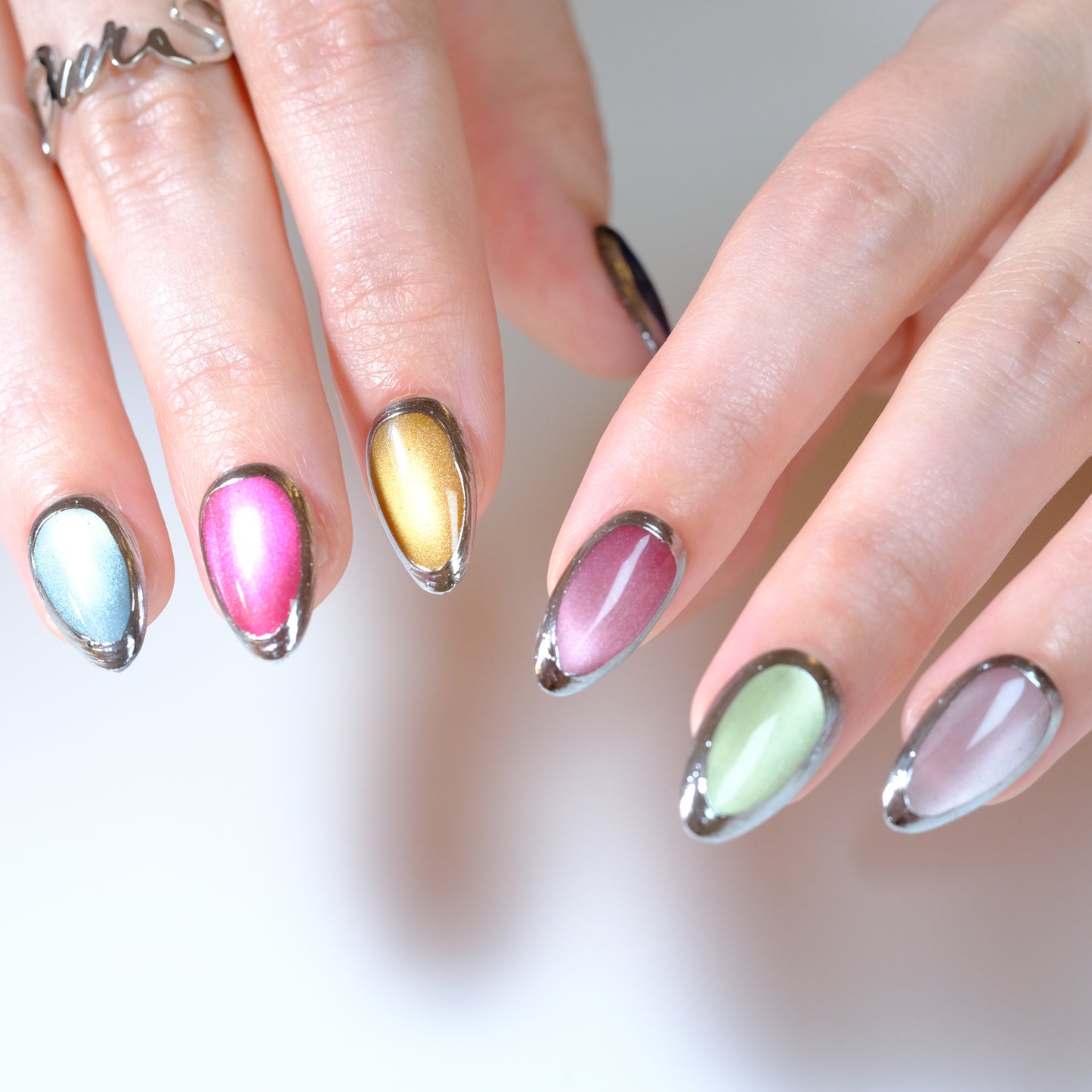 Macaron Metallic Cat Eye