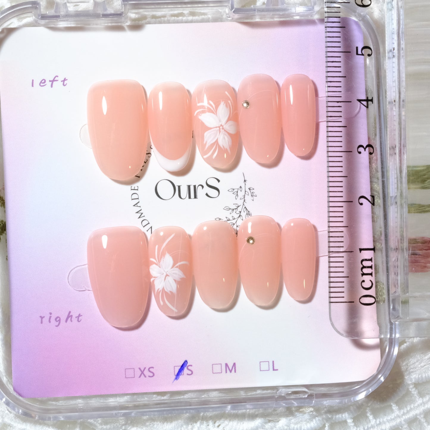 Hibiscus Kiss in Nude